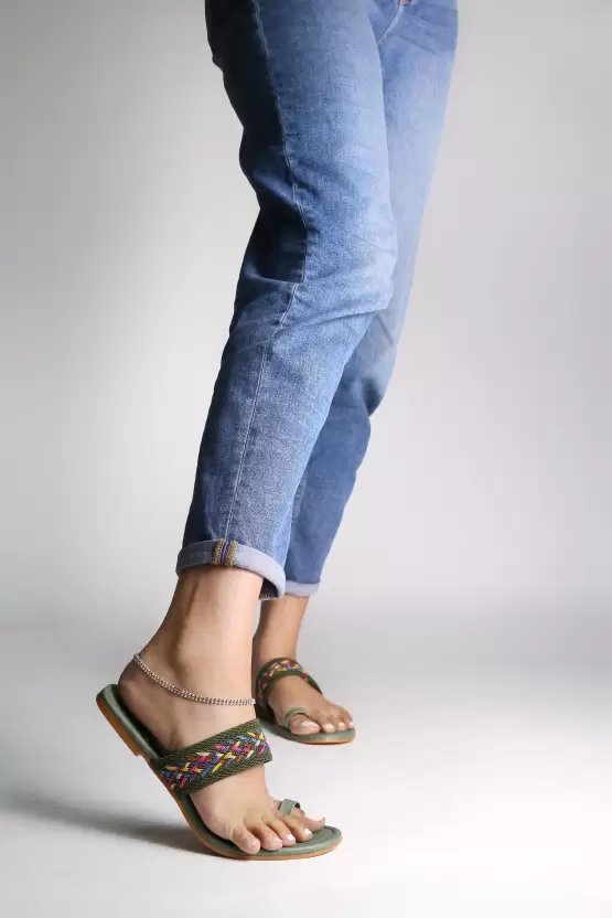 Shoestail Women’s Braided Toe-Ring Flat Sandals